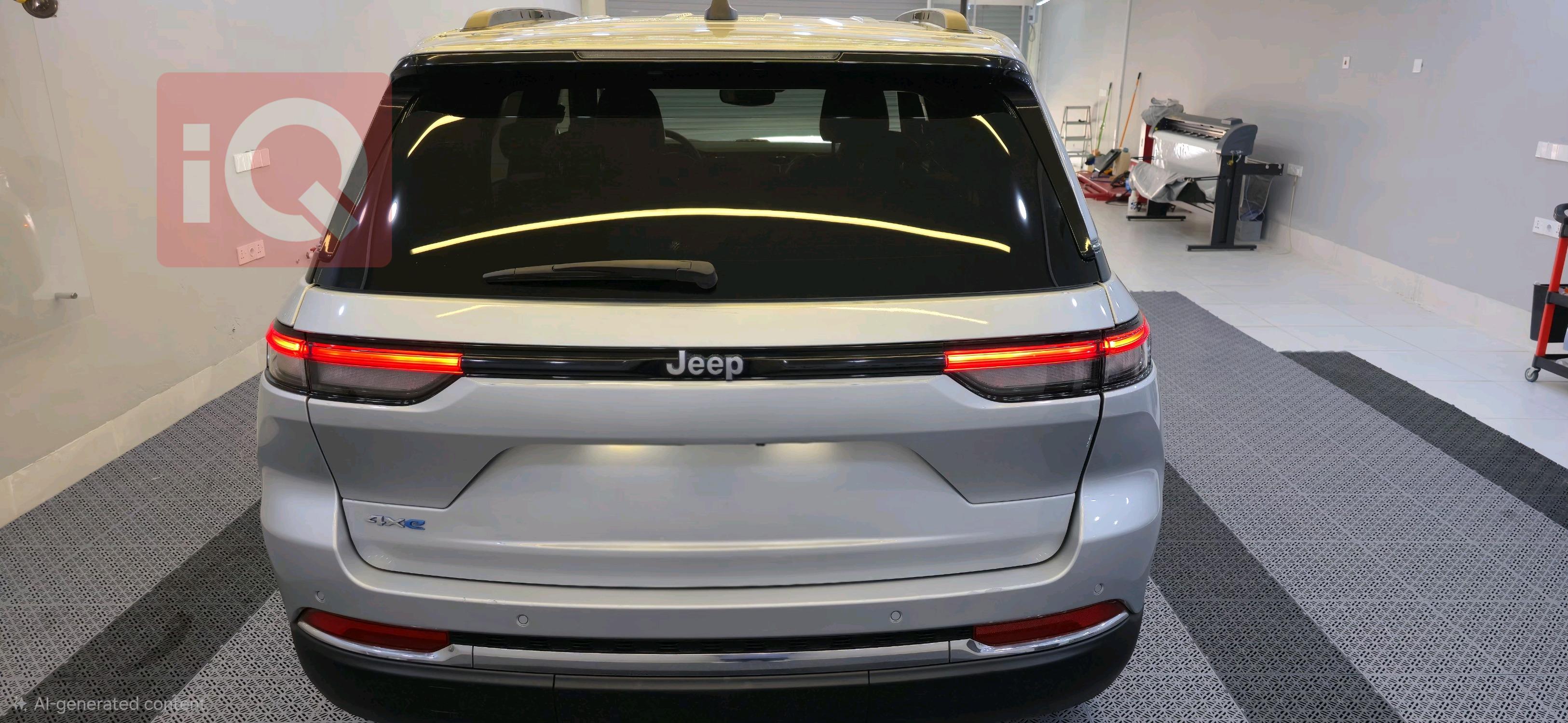 جیپ گراند شیرۆکی